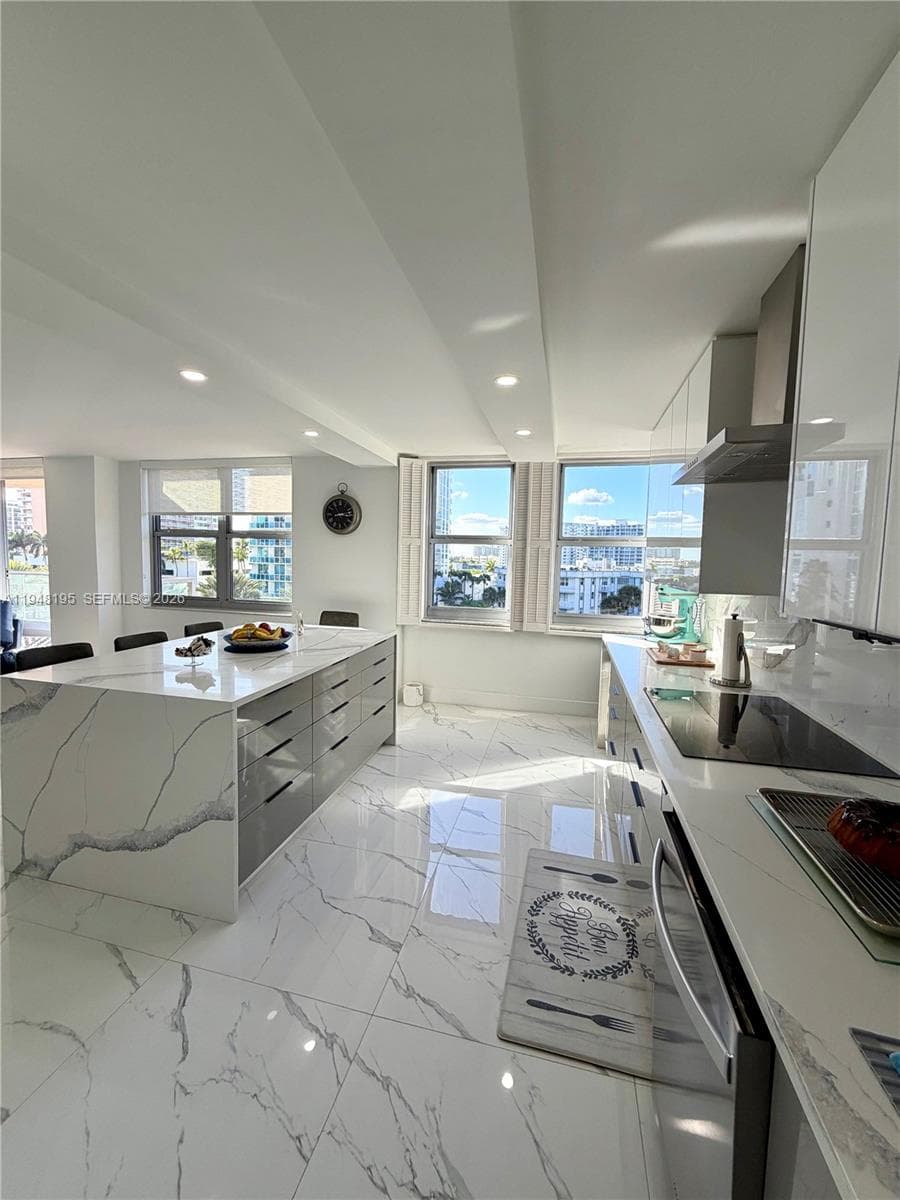 1920 S Ocean Dr #5A 2