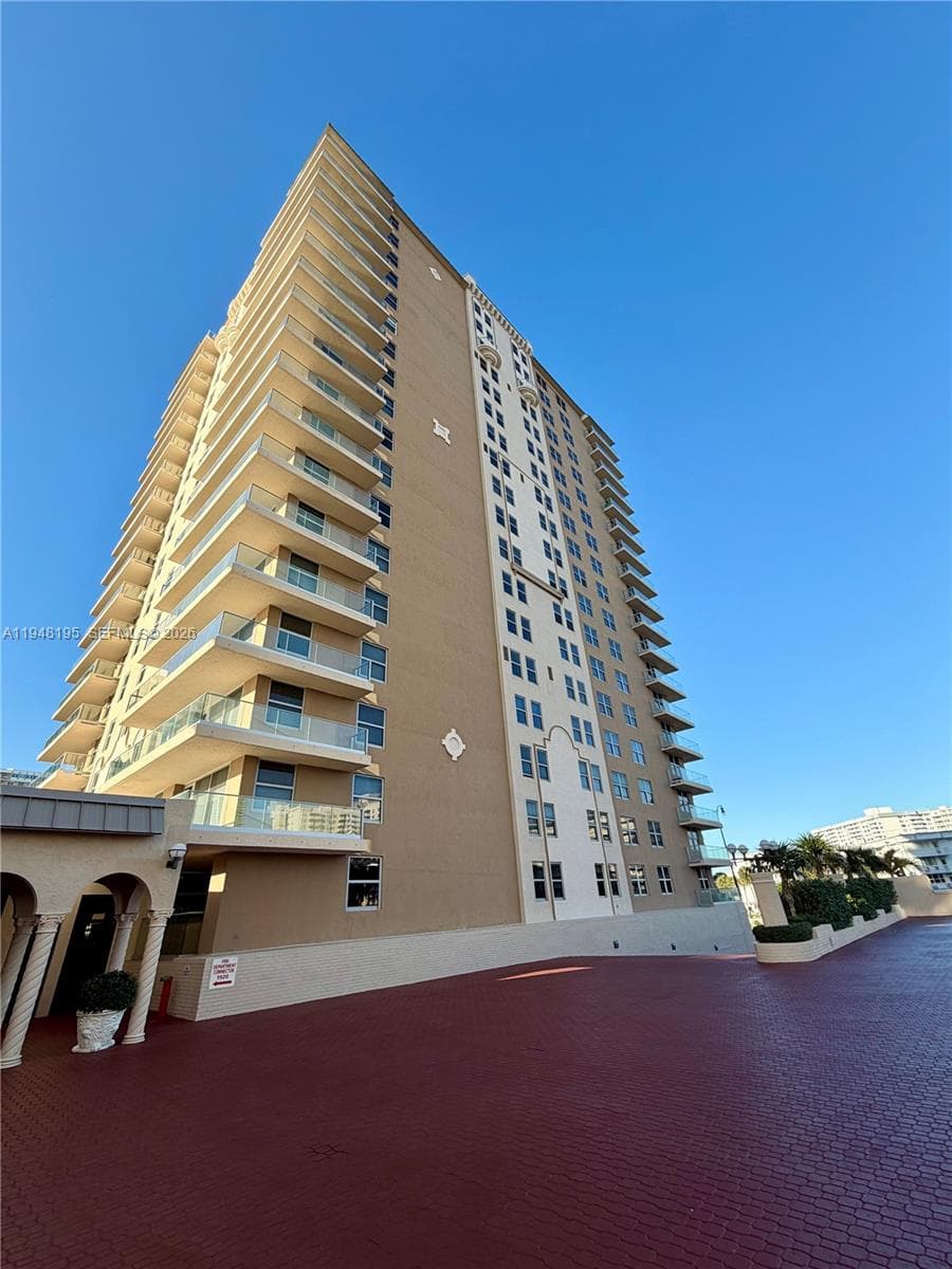 1920 S Ocean Dr #5A 27