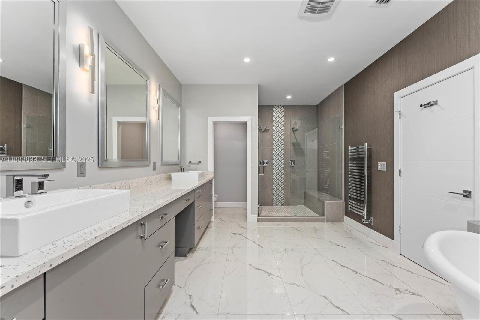 2431 NE 20th Ave 12