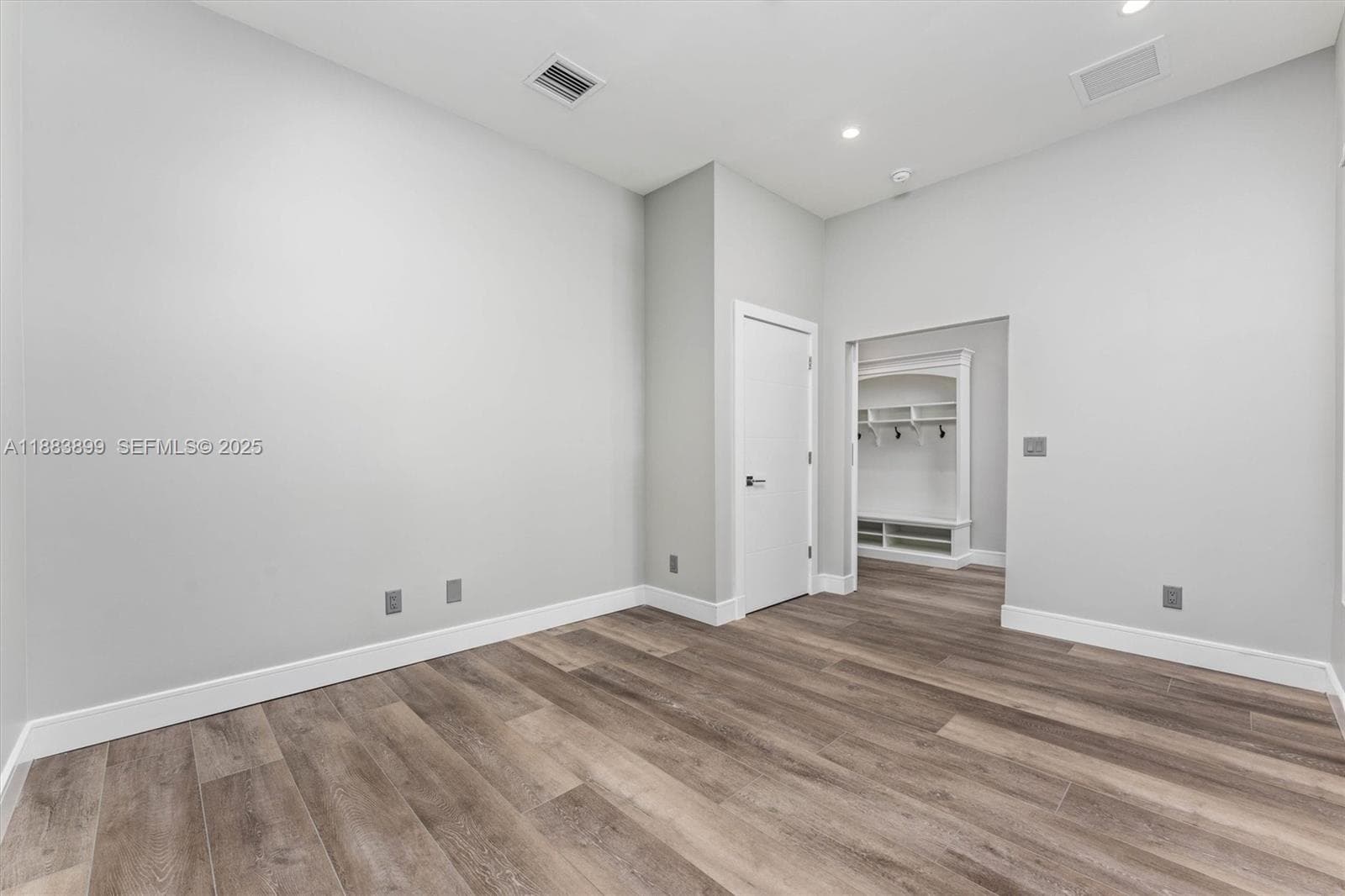 2431 NE 20th Ave 16