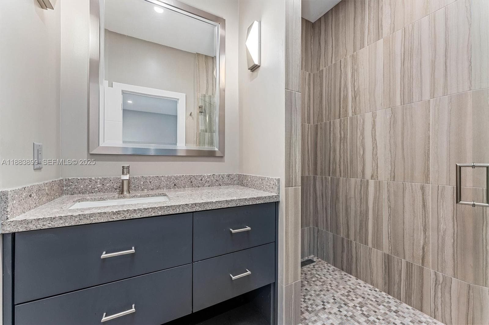 2431 NE 20th Ave 21