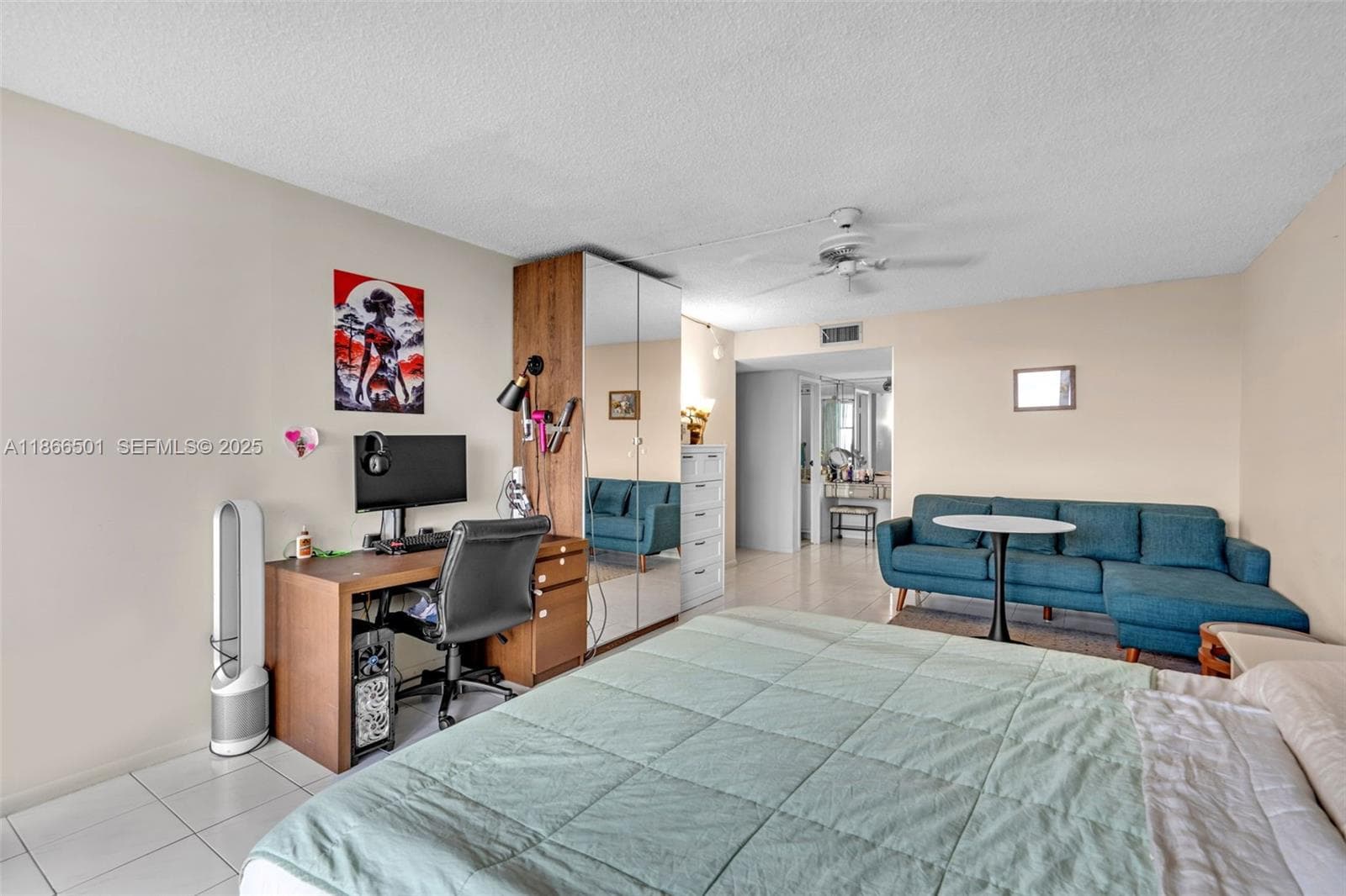 1000 Parkview Dr #715 9