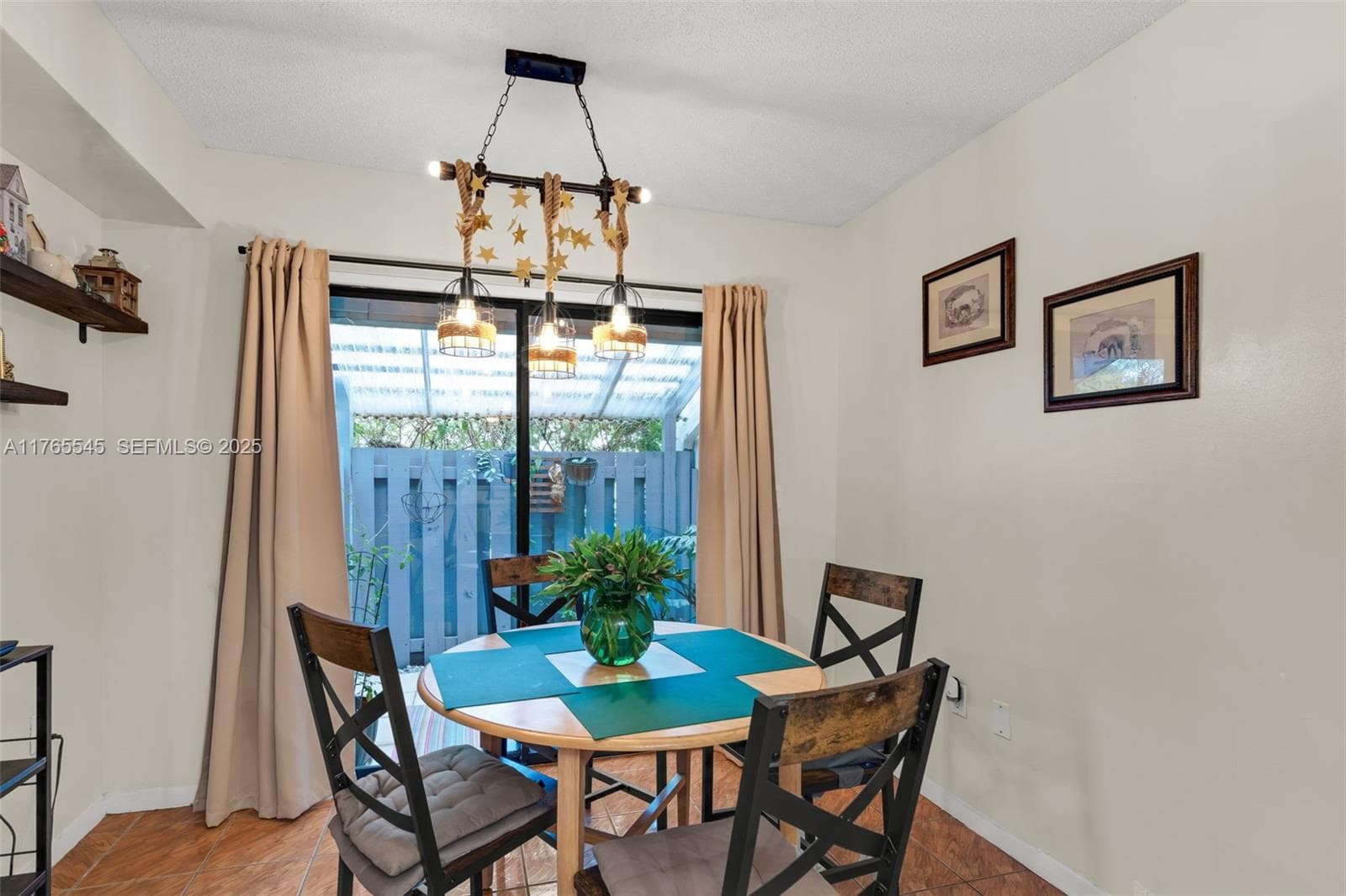 1652 N 14th Ter 6