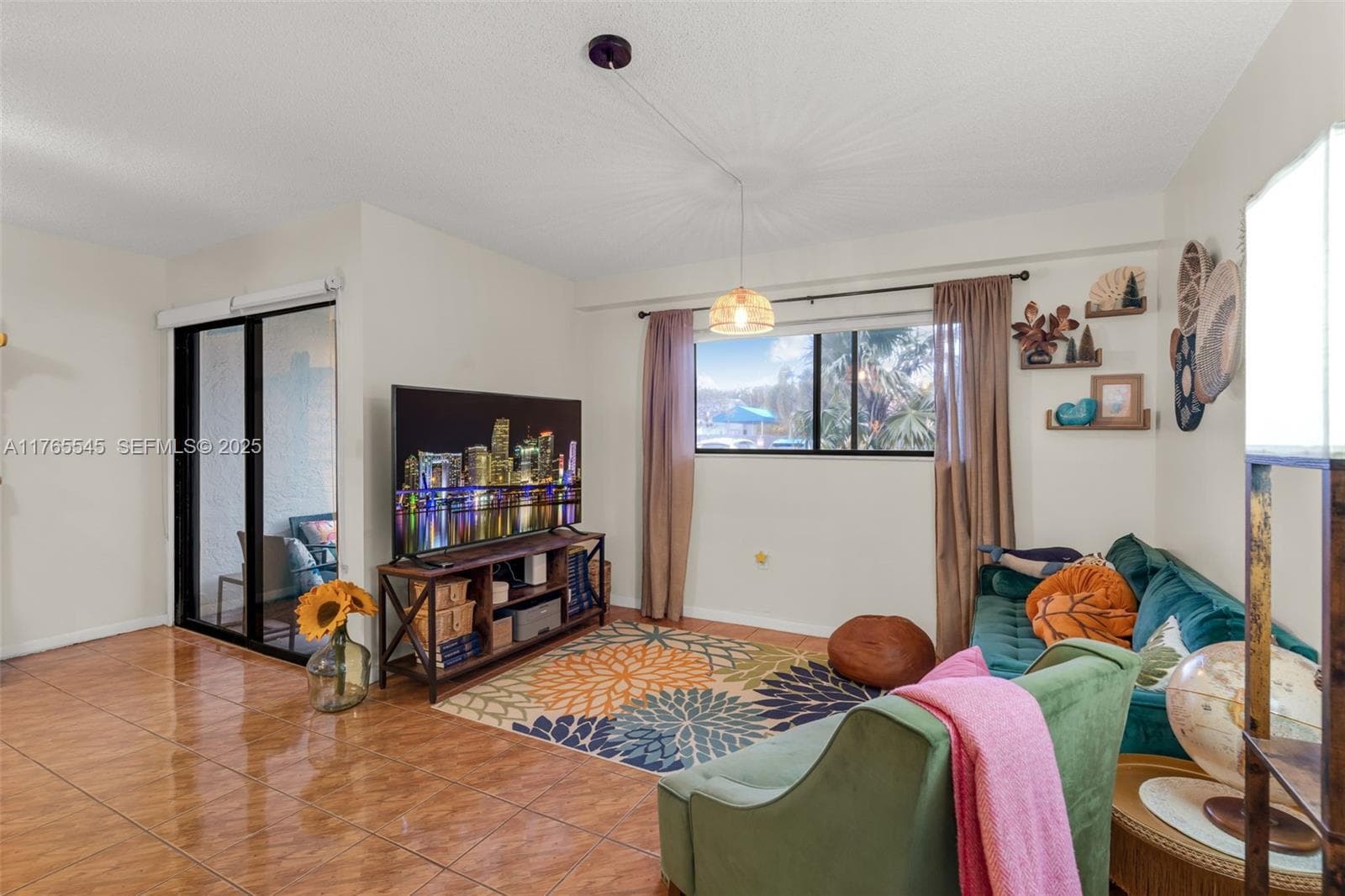 1652 N 14th Ter 9