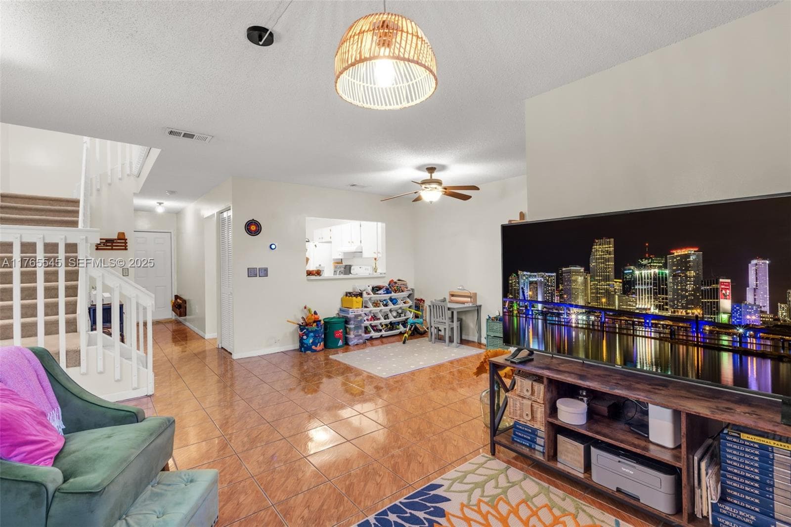 1652 N 14th Ter 12