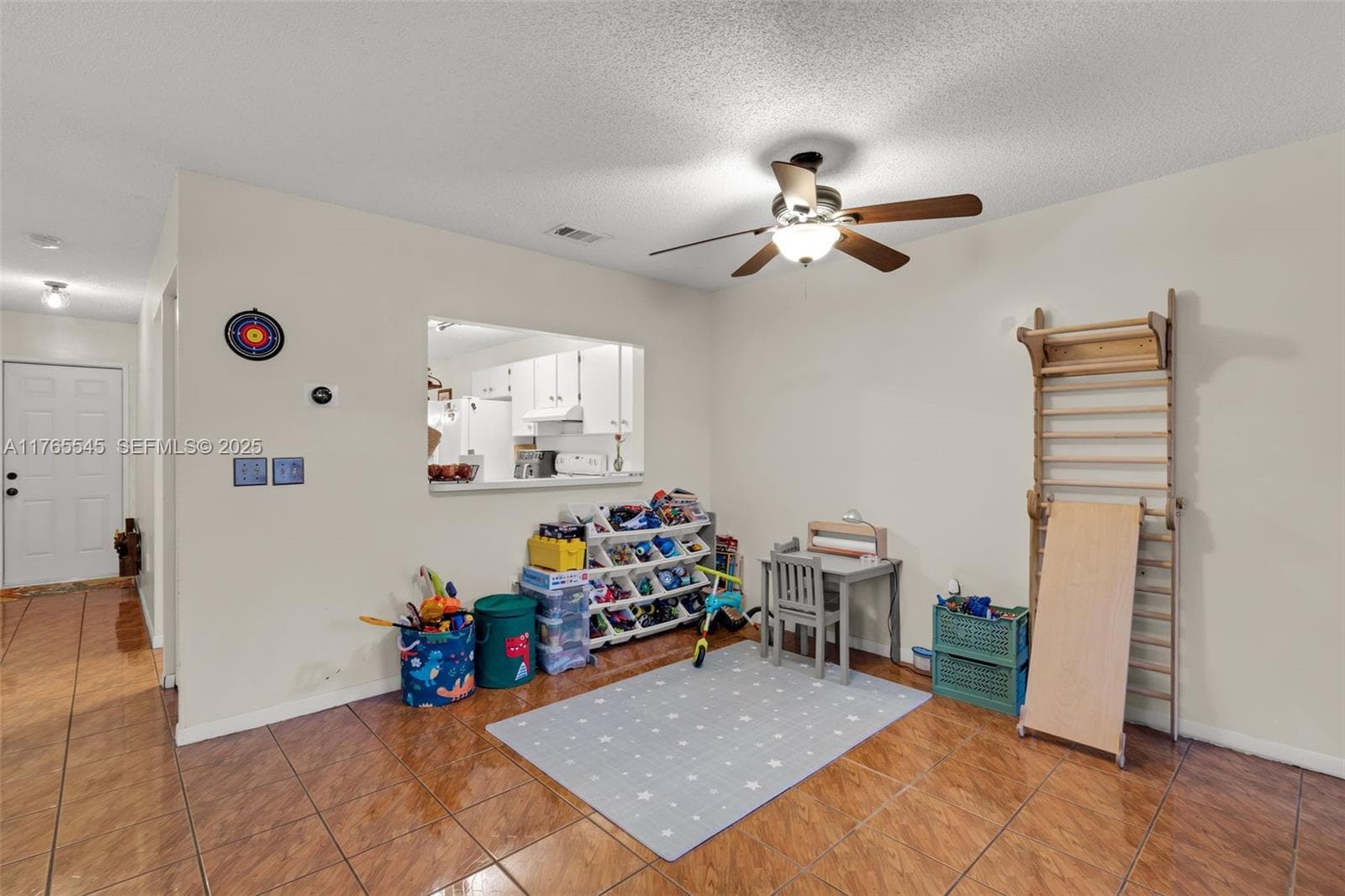 1652 N 14th Ter 13