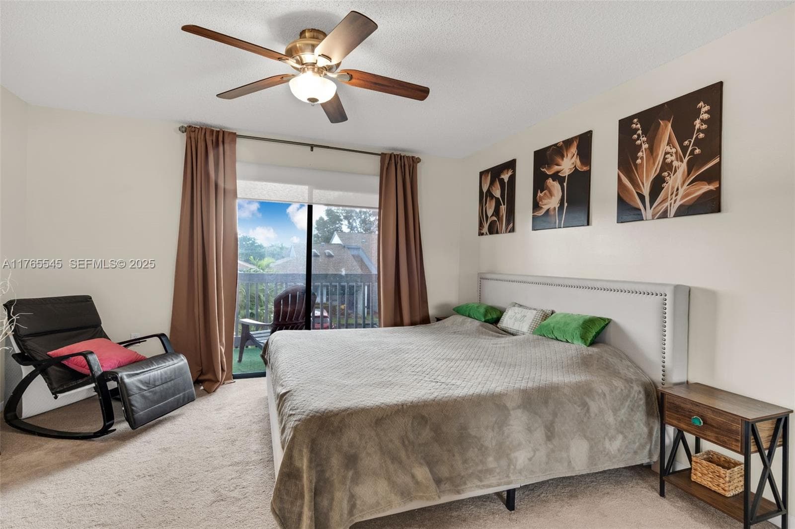 1652 N 14th Ter 15